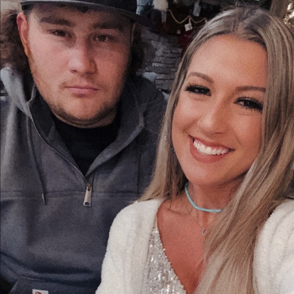 Meet your Posher, Sierra - Picture 1 of 1